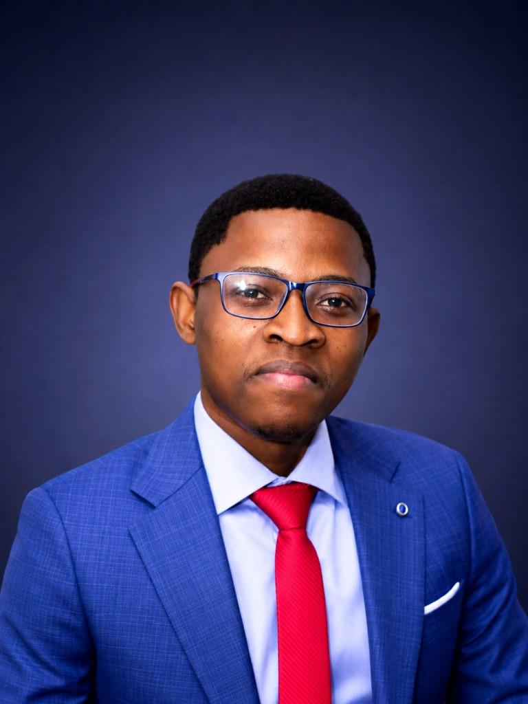Portrait de Nehemie Yomba, membre de l'equipe Light Digital Consulting